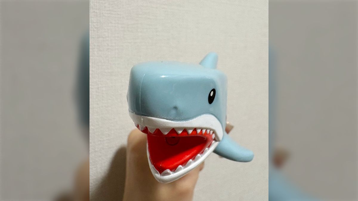 米津玄師さんが紅白で乗っていたサメ、ハッピーセットのサメでは！？と