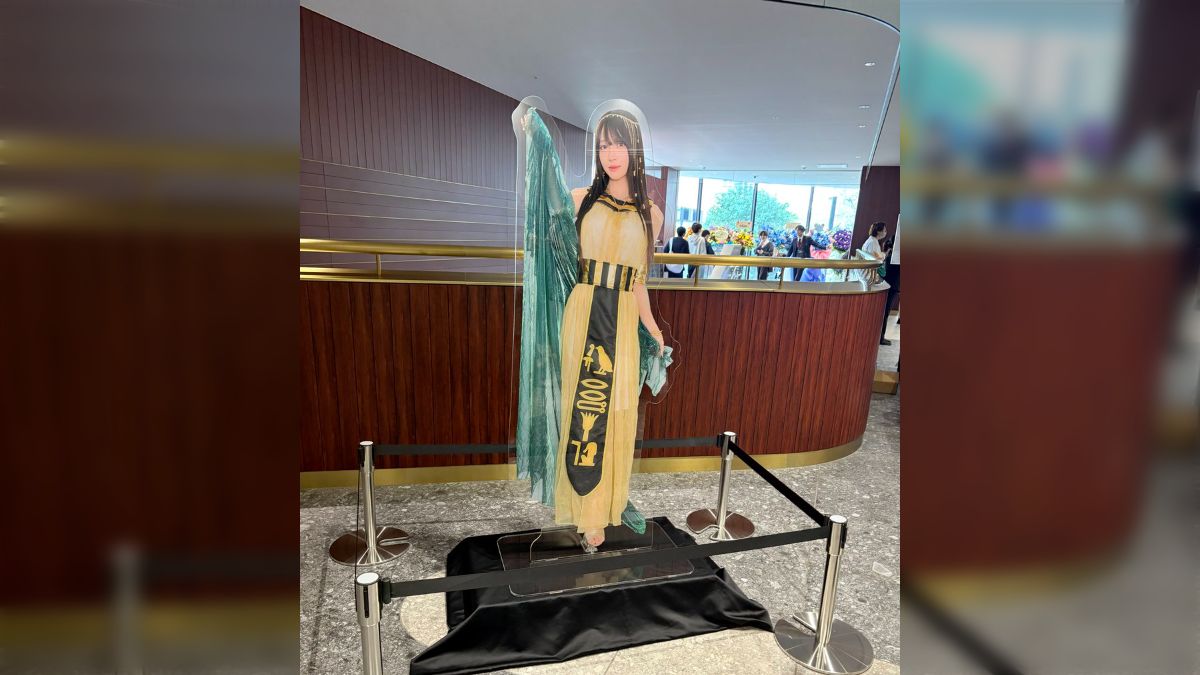 等身大 女性声優の等身大アクリルスタンドが15万円で販売されるが、それでも安い方らしい - Togetter [トゥギャッター]