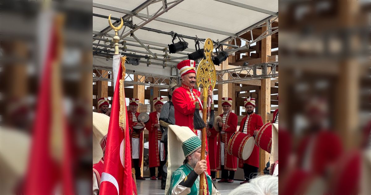 トルコのナショナルデーに合わせ、万博会場に軍音楽「メフテル