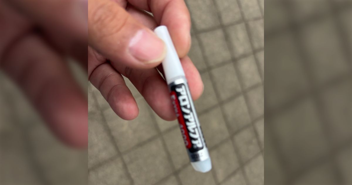 「眼球の中心に天の川のように接着剤がついている」 作業中、飛び散ったアロンアルファが目の中に入った事例が聞いているだけで怖すぎる