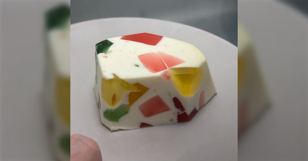 バルト三国の家庭料理であるスイーツ「宝石ゼリーケーキ」をきっかけに各国の似たようなスイーツの情報がぞくぞく集結、さらにレシピ公開へ