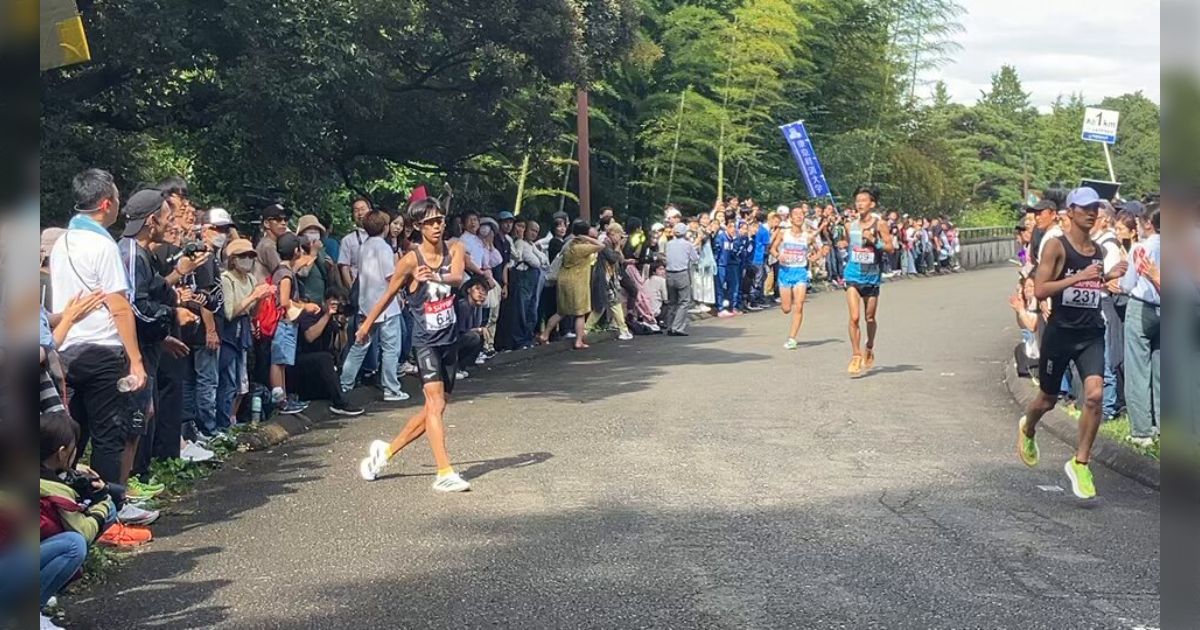 箱根駅伝予選会でランナーが脱水症状に陥り身体がフラフラで真っすぐ走れない...「なぜ観客は見ているだけで助けないのか」と賛否両論の議論に