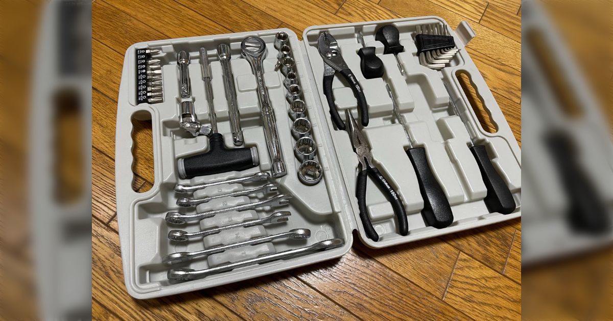 中学の卒業記念品で工具セットが贈られて当時は「マジいらねー」と思っ 