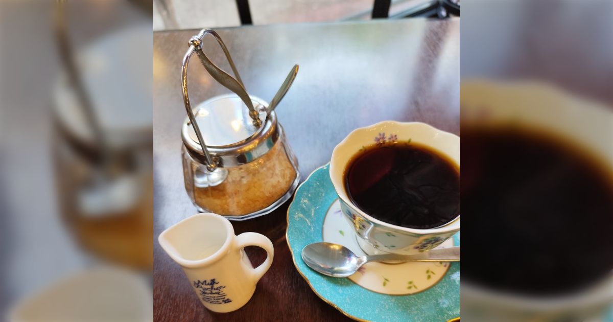 喫茶店で店員さんに「お食事はされますか?」と聞かれ『今食って来たばかりなのに食うわけねえだろうが!』と怒鳴っている客がいたけど、何がそんなに癇に障ったんだろうか