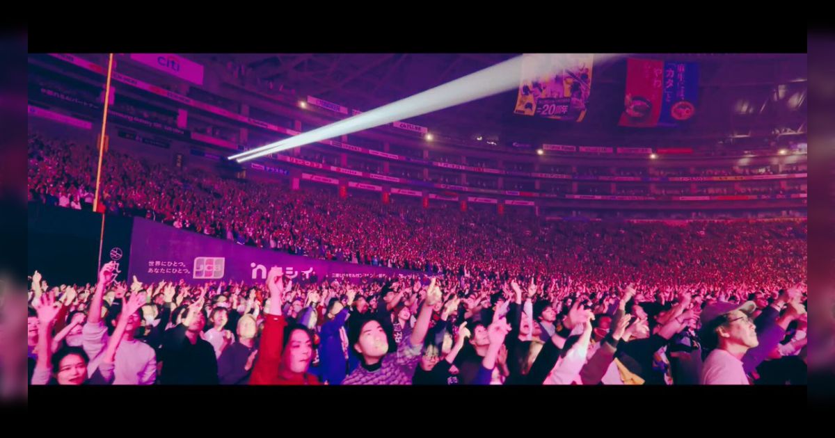 B'zの東京ドーム公演で、後ろに「熱唱する人」がいて不快な思いに…「なんで知らないおじさんの歌声を聴かなきゃいけないの」→ライブで歌うのはどこまで許されるか議論に