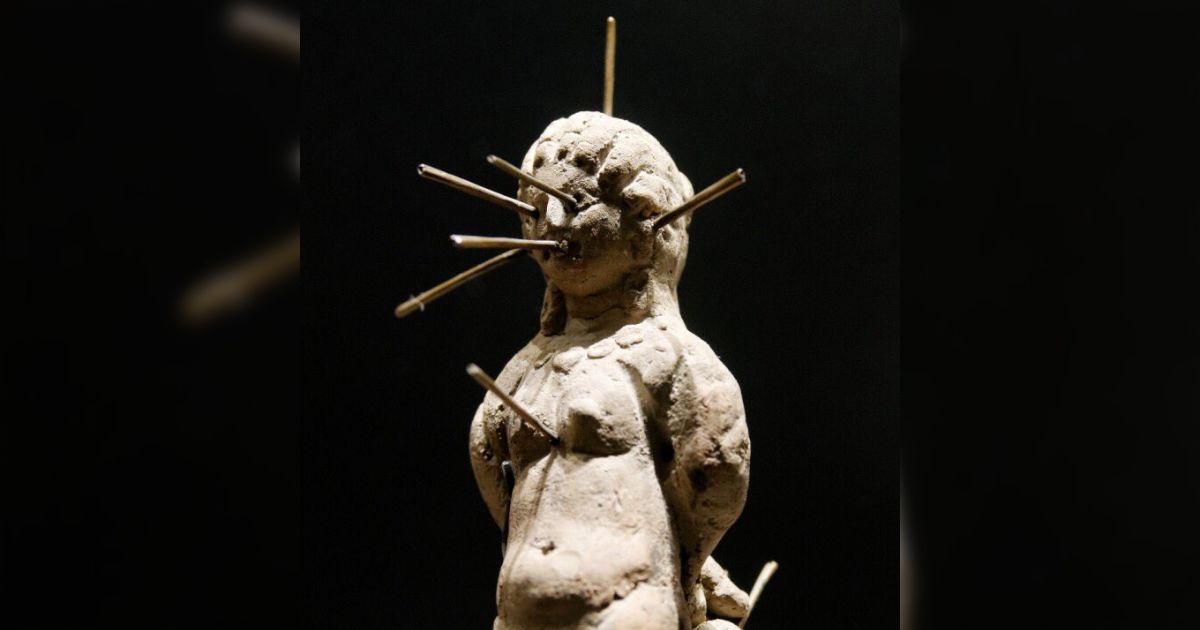 ルーヴル美術館所蔵のエジプトで発見された呪術人形が怖い。「これで