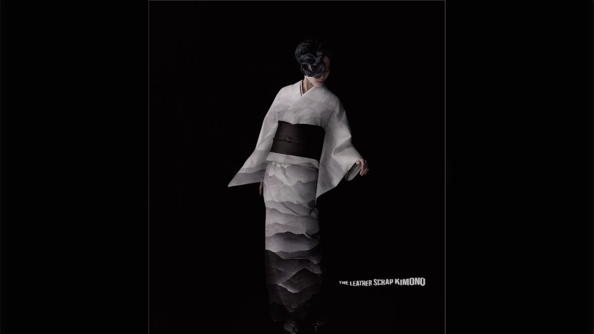 篠原ともえさん　ポスター 篠原ともえさんが手掛けた革の着物が世界的広告賞『ADC賞』で2冠達成