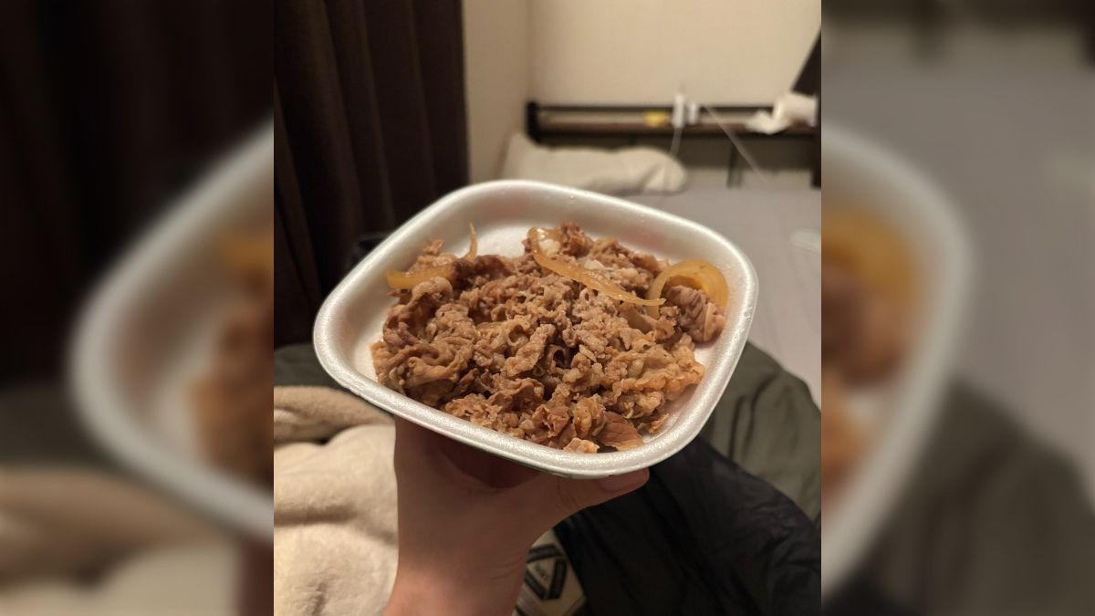 すき家エロ店員 テイクアウト牛丼の容器、くびれエグい→普段すき家を利用する人ならミスリードを誘う投稿だと分かる - Togetter [トゥギャッター]