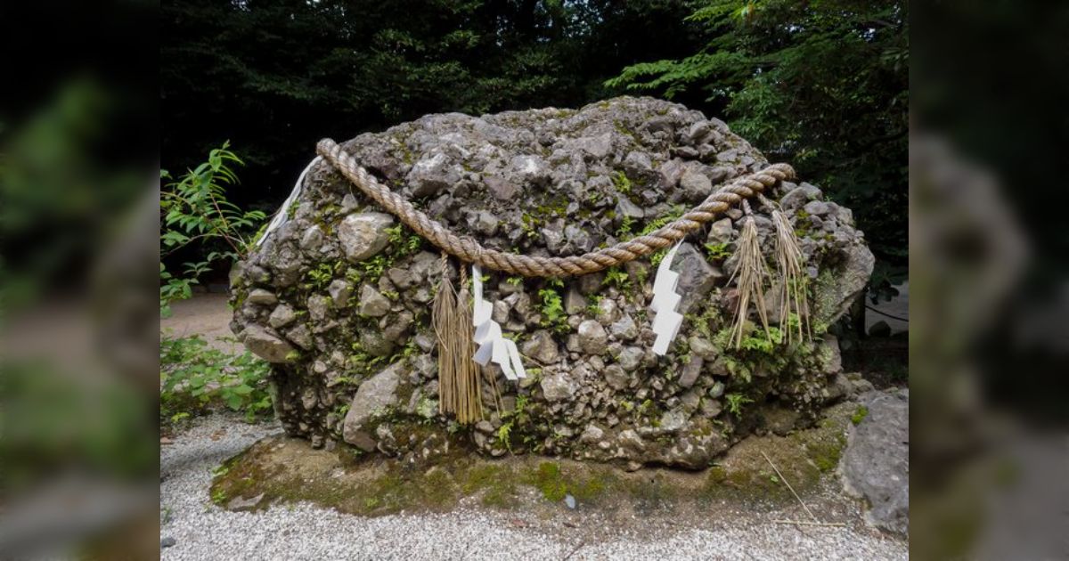 フランス人「神道では神様が何百万もいると聞いたが、どうやってどの神様に祈ればいいのかわかるの？」→神様の概念を説明するリプが集まる