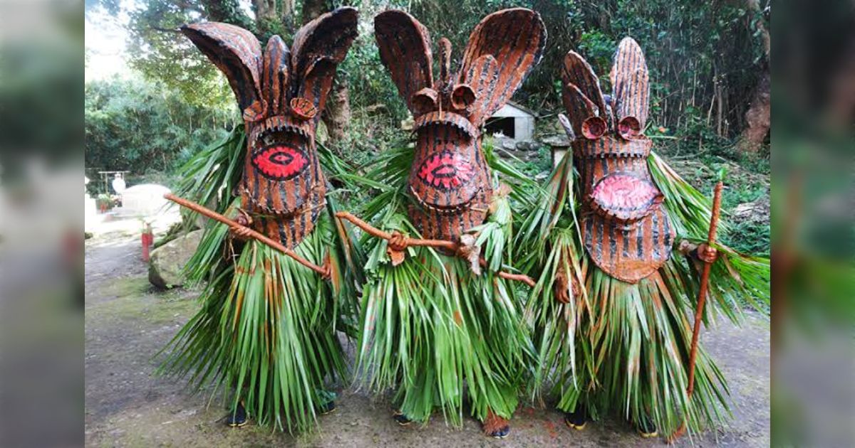 悪石島に伝わる来訪神「ボゼ」の祭りを見ると、ポリネシアかニューギニアの部族の祭りに見えて、日本人の祖先は太平洋のどこかから来たのかなと思わせられる