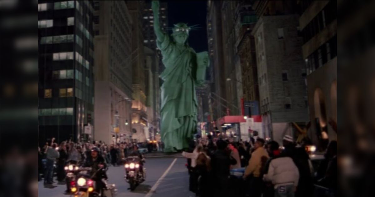 アメリカ人に質問したい、どのぐらいのレベルの国家の危機が訪れたら自由の女神は動き出すの？「我々は大人になるときにそれを知り、秘密を守ると誓います」