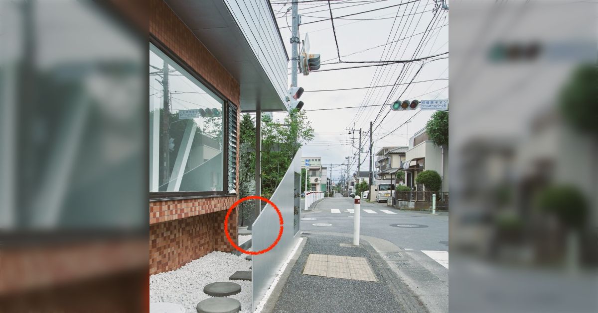住宅街の一角にできるお菓子屋さんの建築デザインに「素人の浅慮ながら再考してほしい」と安全面を心配する声…意匠と歩行者の安全、どう両立するか