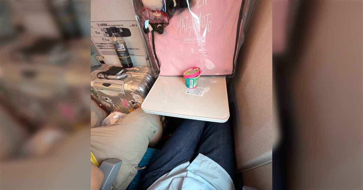 新幹線で14,000円払ってるのに隣の男性にスペース侵食されて10,000円分ぐらいしか使えてない「自分男だけどこれはきつい」「当人に言わないと解決しないよ」どうにかならんのかな
