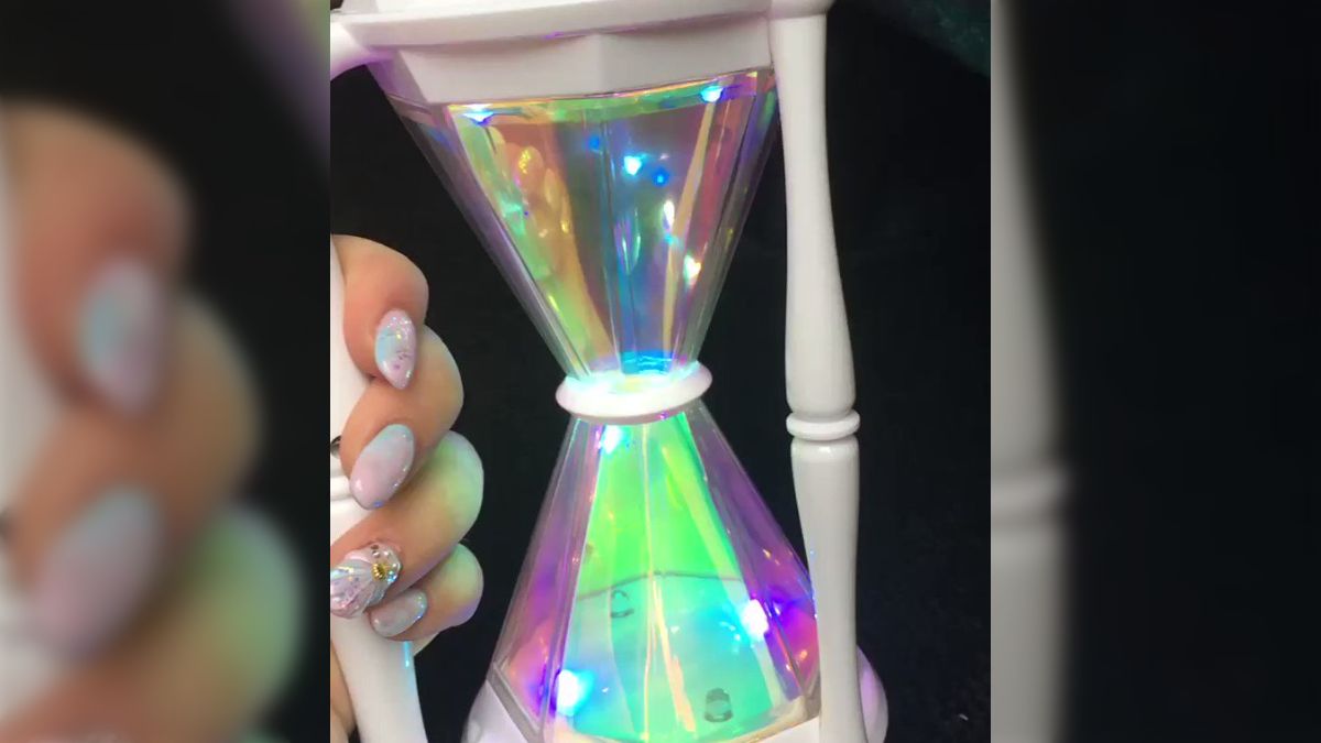 Hey!Say!JUMPの10周年ライブペンライトがなんと砂時計型でトンチキペン