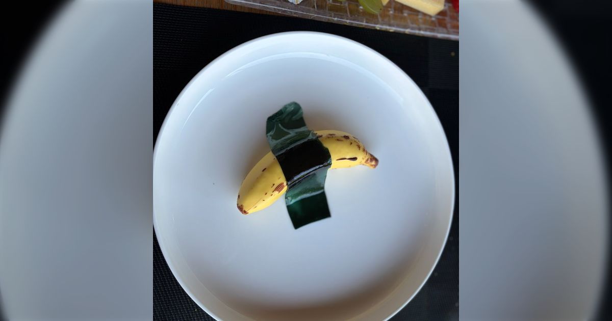 ご飯を食べに行ったら、コースのデザートが「バナナ」だったが、出てきたのがこれ… 生まれて初めて「シェフを呼んでくれ」と言いたい気持ちになった
