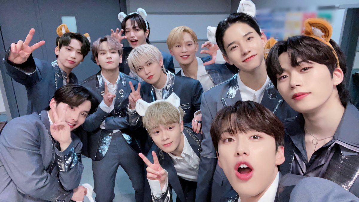 2022年 JO1 集合写真 - posfie