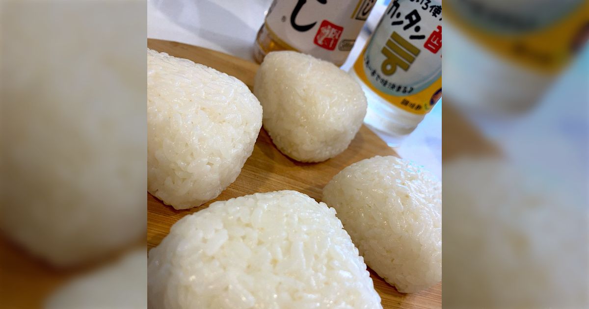 家庭で「コンビニおにぎり」の味を再現する塩むすびのレシピがバズる→好意的な反応のほか「コンビニおにぎり好きな人こんなにいるのか」の声も