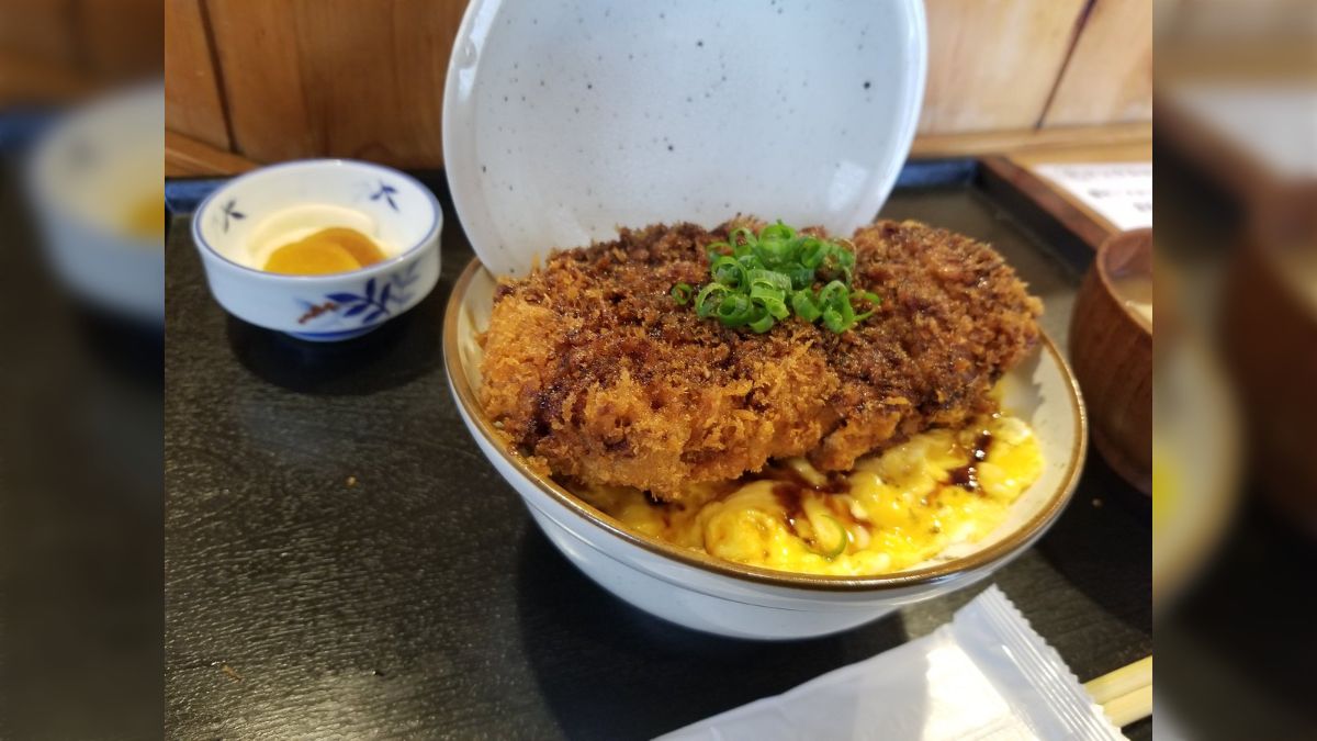 フラッと入った1000円ランチのお店で何も期待せずにカツ丼を頼ん