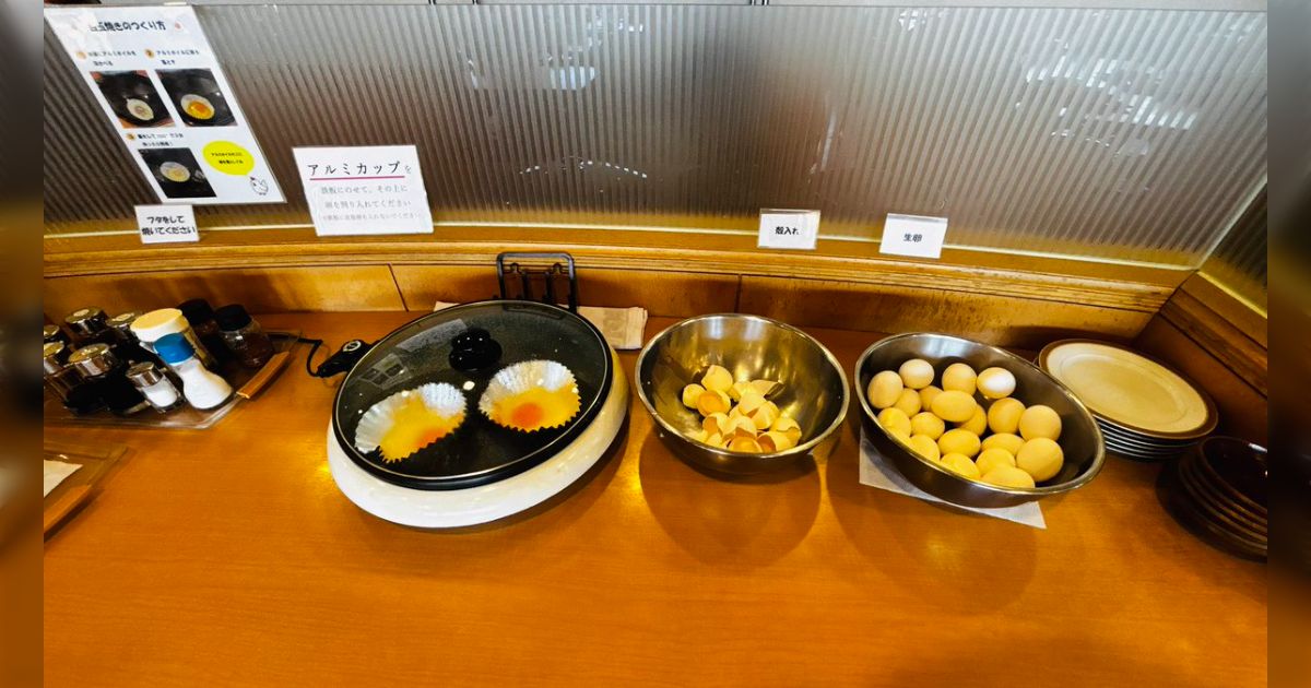 ホテルの朝食時、配膳コーナーに調理器具や食材が置いてあった→セルフなのかと思いオムレツを作っていたらスタッフが飛んできた