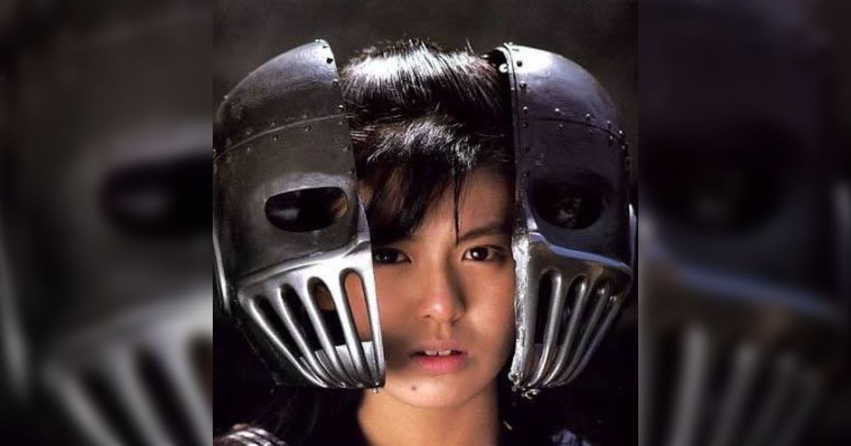 「スケバン刑事という少女漫画のWikipediaを見てたら荒唐無稽であまりに尖りすぎてる。武器はヨーヨーて。こんなの絶対おもしろいよ」→実写ドラマは三部作続いてね…