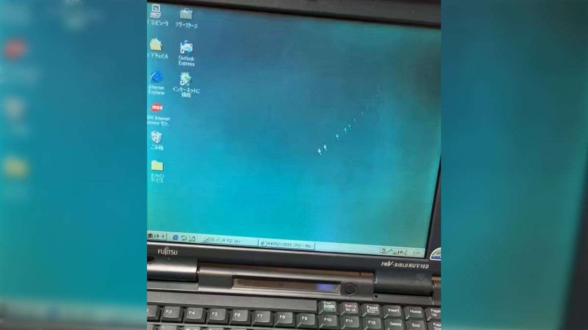 かなり昔のノートPC、残像がやばくて当時の人はこんな視認性悪い液晶で 