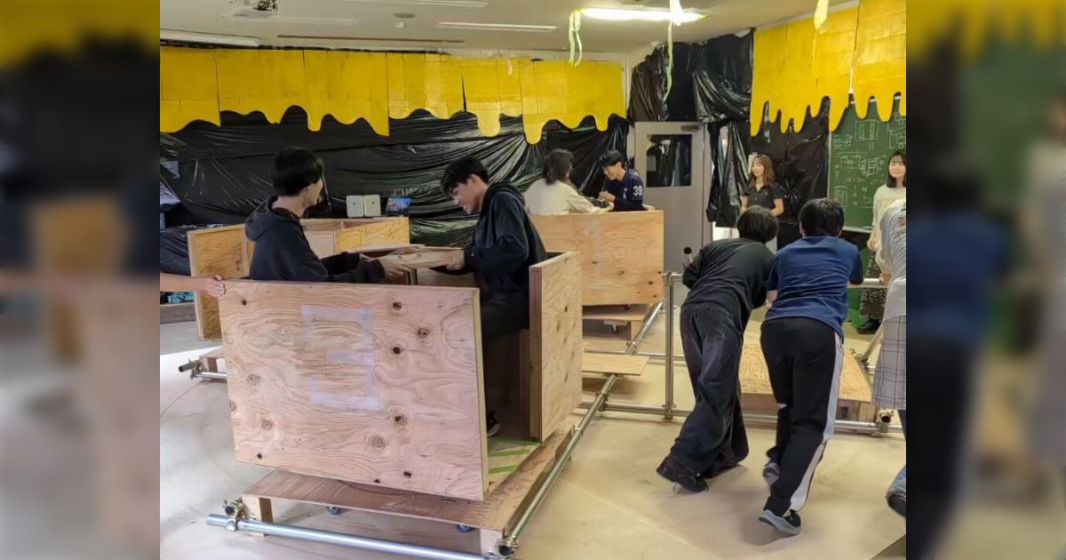 茨城高専の「茨香祭」の出し物のひとつに「奴隷が回してる謎の棒」をシステムに組み込んだ手作りコーヒーカップ遊具があってセンス◎