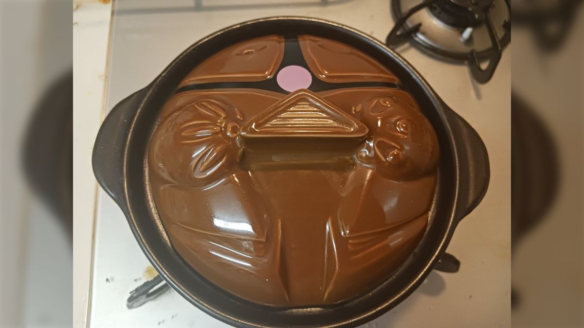 数あるガンダムグッズの中にはアッガイの土鍋が存在するらしい…鍋に