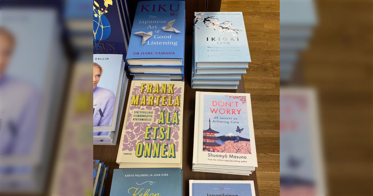 フィンランドの本屋にさまざまな日本の生き方に学ぼう系の本が山積みされている光景「隣の芝は青いを体現する出来事」
