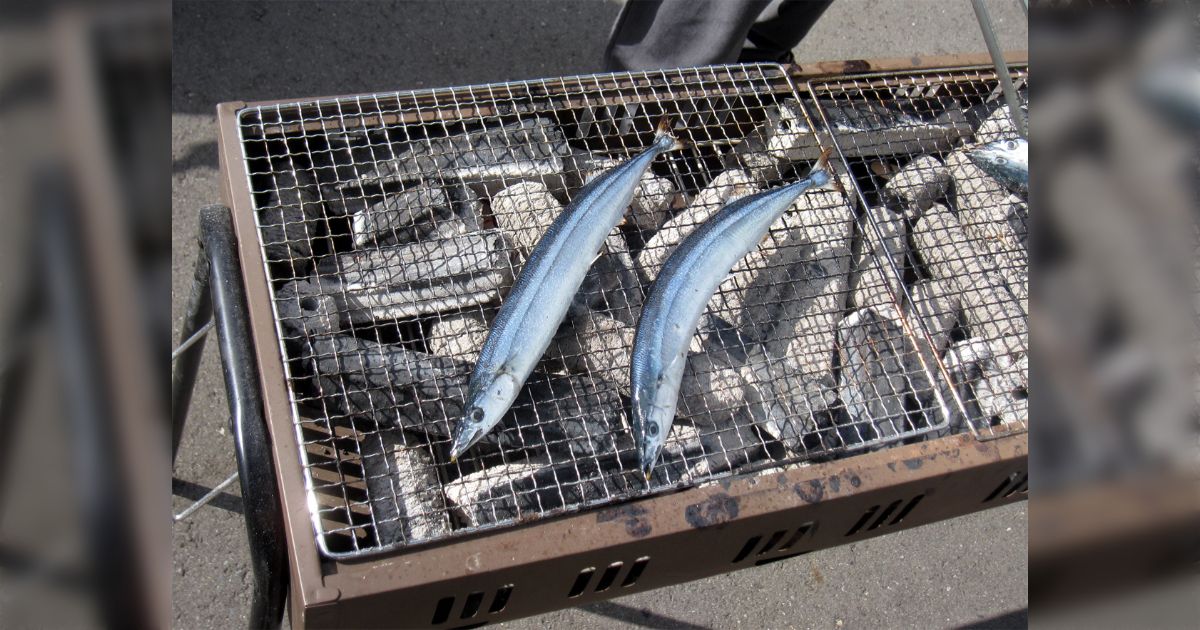 詳しくないなりに疑問なのだけど、日本で「魚の腹に香草とかを詰めて香りを移して臭みを消す伝統料理」って思いつかない 何かある？