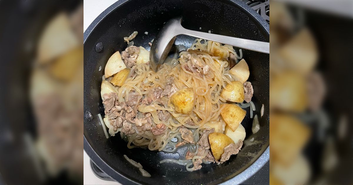 肉じゃがを作ったのだが、しらたきの代わりにマロニーを入れたら、これが水分を全部吸ってしまって、パッサパサの畑みたいな茶色いイモ山ができた