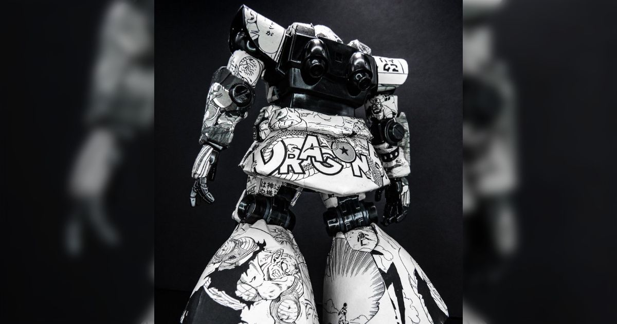 こんな楽しみ方もあるんだ…マンガをプラモデルに貼って作品にする 