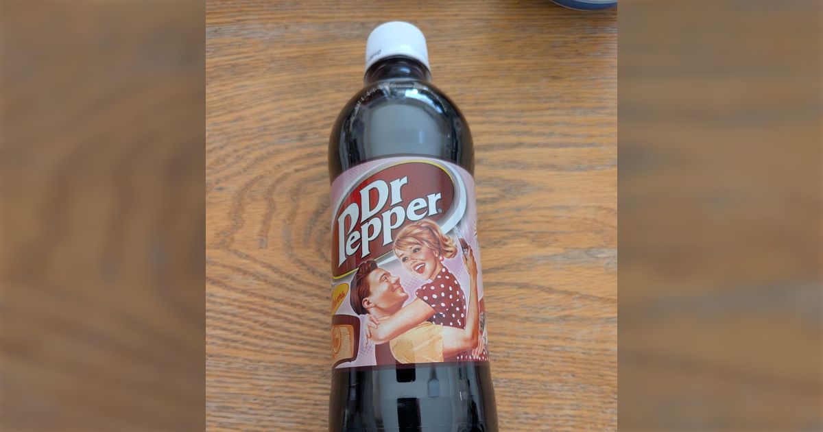 杏仁豆腐とタイヤの味がする…？人生で初めてドクターペッパーを飲んだ人の感想が話題に「ドクペは選ばれし者のための飲み物だから」「缶の方が美味しい」