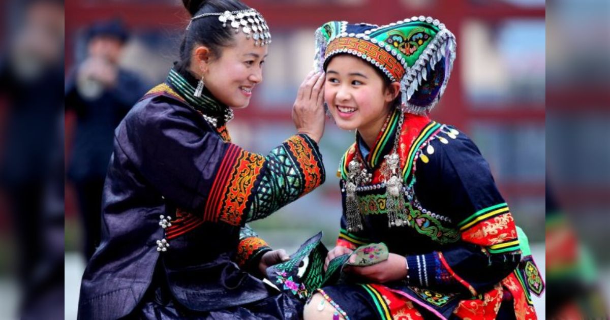 少数民族衣装 民族衣装が美しい！ 中国国際放送局さんの #中国の少数民族