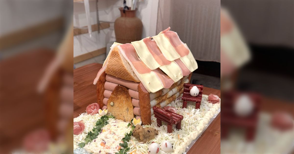 お菓子の家ならぬつまみの家を作った！家の中には唐揚げが詰まってる😂今から解体しながら飲む→「製作者のプロフィールを見たら...道理で...」「クリスマスに作りたい！」