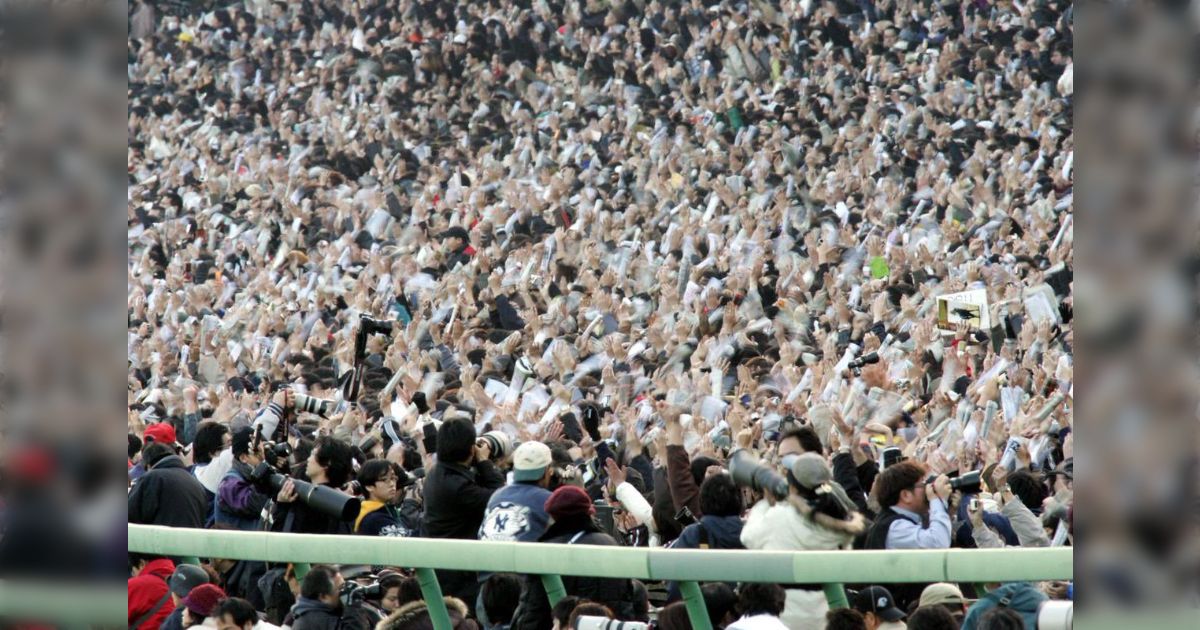 初めての競馬観戦に有馬記念はやめておけ「入場券すら争奪戦」「外で3 