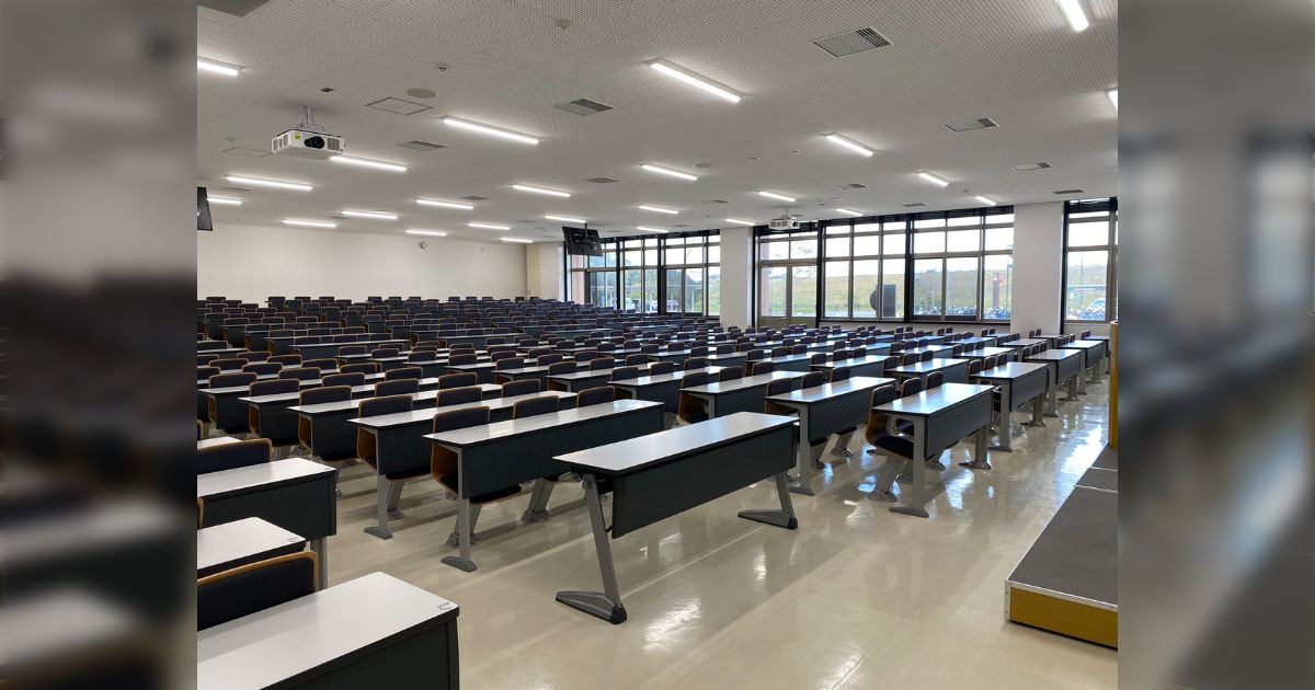 「大学にはもうお金の余裕がないんです」国立大学教員の「教室の電気を消して行ってください」という投稿にさまざまな反応