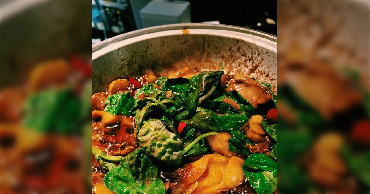 バジルは日本だとイタリアンのイメージが強すぎて、すぐ何でもトマトとチーズ味にされてしまうが実は単体でお肉と合わせたりするとめちゃめちゃ美味しい