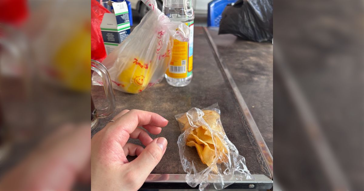 インドネシアで飲んだ風邪薬は薬なのにアルコールが10%くらい入ってて飲むと数分で全ての症状が改善するという治り方したんだけどなんだったんだ？