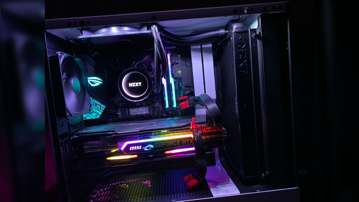 お前をうちのゲーミングPCにする前に言っておきたいことがある』眩しく  