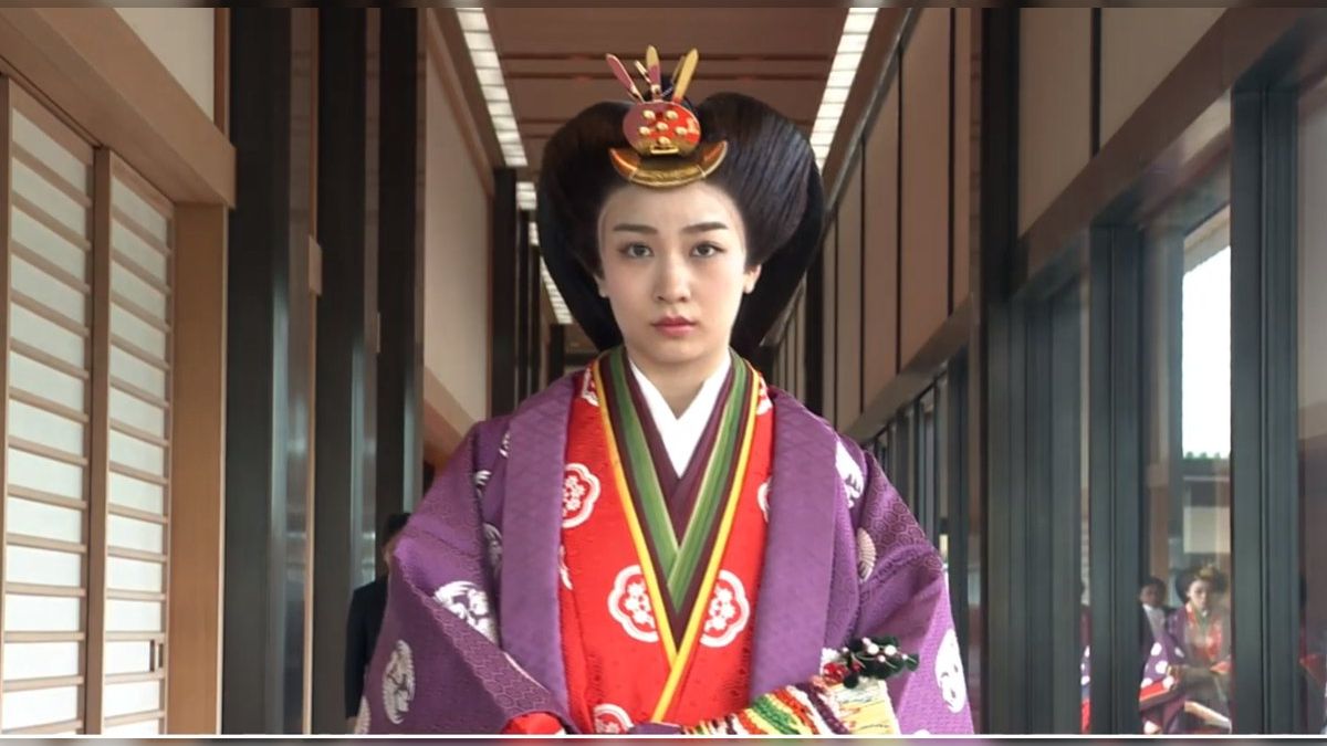佳子様 コラ 即位礼正殿の儀 #佳子さま の十二単の綺麗さ可愛らしさにツイッターうっとり - posfie