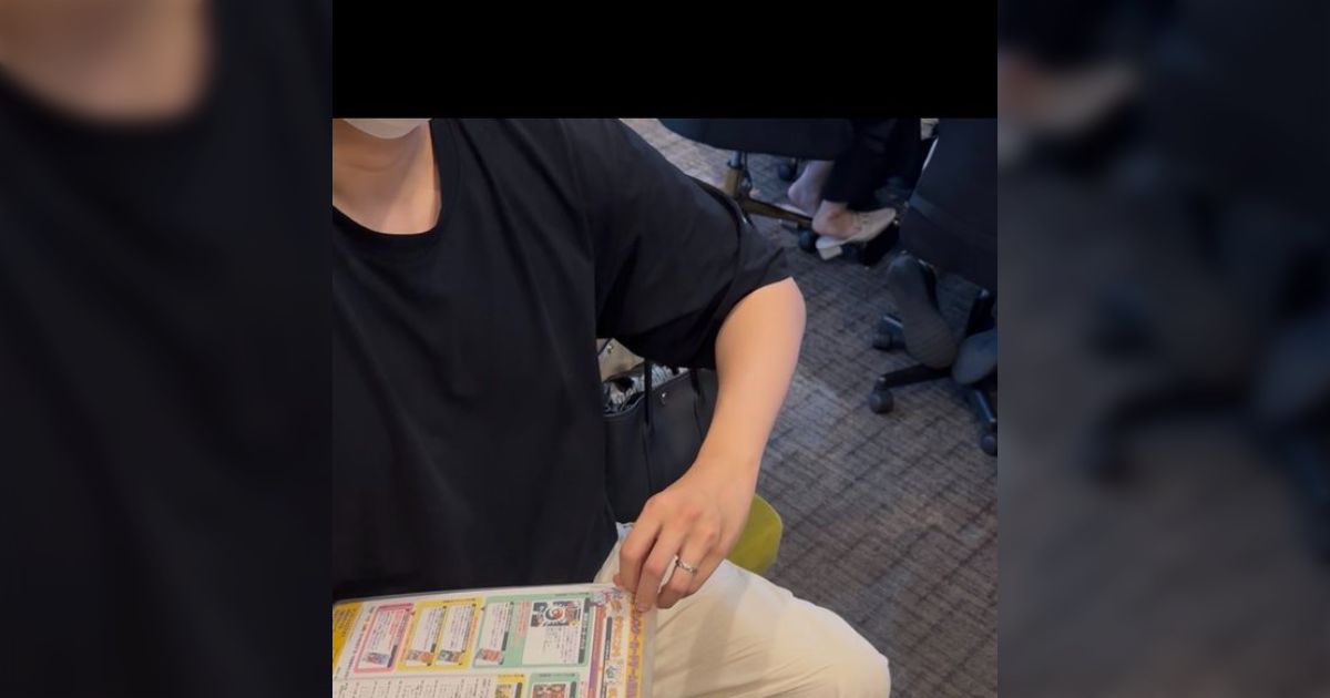 店で未開封品として販売されていた27万5千円のカードセットを購入した 