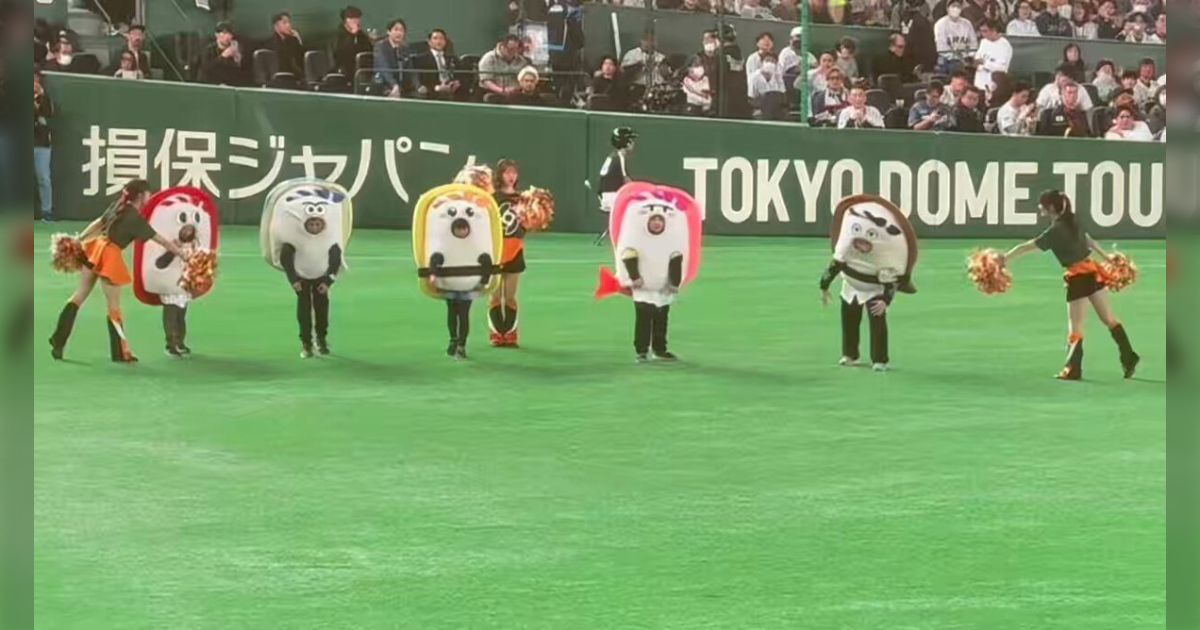 【WBC】アメリカ人が朝起きてちょうどやってる日本代表の試合を観ようとテレビをつけたら“寿司レース”やっててビックリしてるの面白い