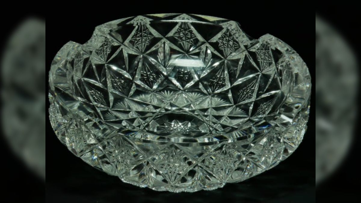 ドラマや映画で咄嗟に掴んで殴る凶器にされまくっていたガラスの灰皿