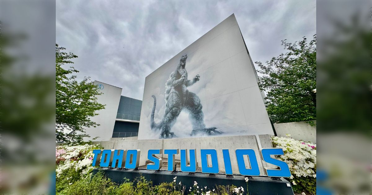 なんという心遣い 「テレビ局に資料貸したら酷い扱いをされた」という話が出ているが、山崎貴監督のところに貸したら「修理されて来た」