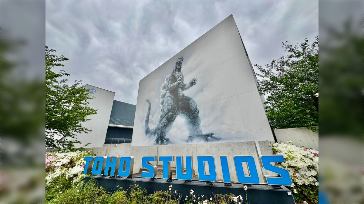 なんという心遣い 「テレビ局に資料貸したら酷い扱いをされた」という話が出ているが、山崎貴監督のところに貸したら「修理されて来た」 - Togetter