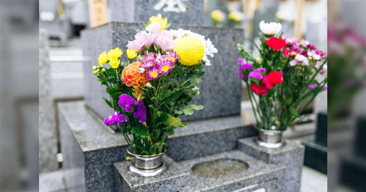 アメリカ人に「日本の花は何だ？」と聞かれたので「菊かな？」と伝えたら、日本人女性に告白するのに菊の花束を持って行って盛大にフラれてしまったらしい