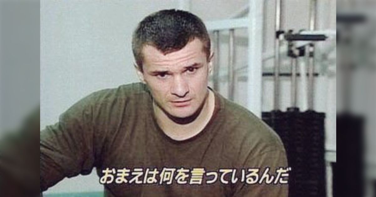 一人カラオケしていたら突然知らない人が入ってきて「隣の部屋でライブ配信してるのでもう少し静かにしてくれ」と言われた→「家でやれ」「店に苦情入れていいのでは」