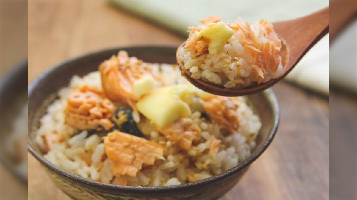 鮭が旬なので、絶品簡単混ぜご飯とか炊き込みご飯とかにして食べようぜ 