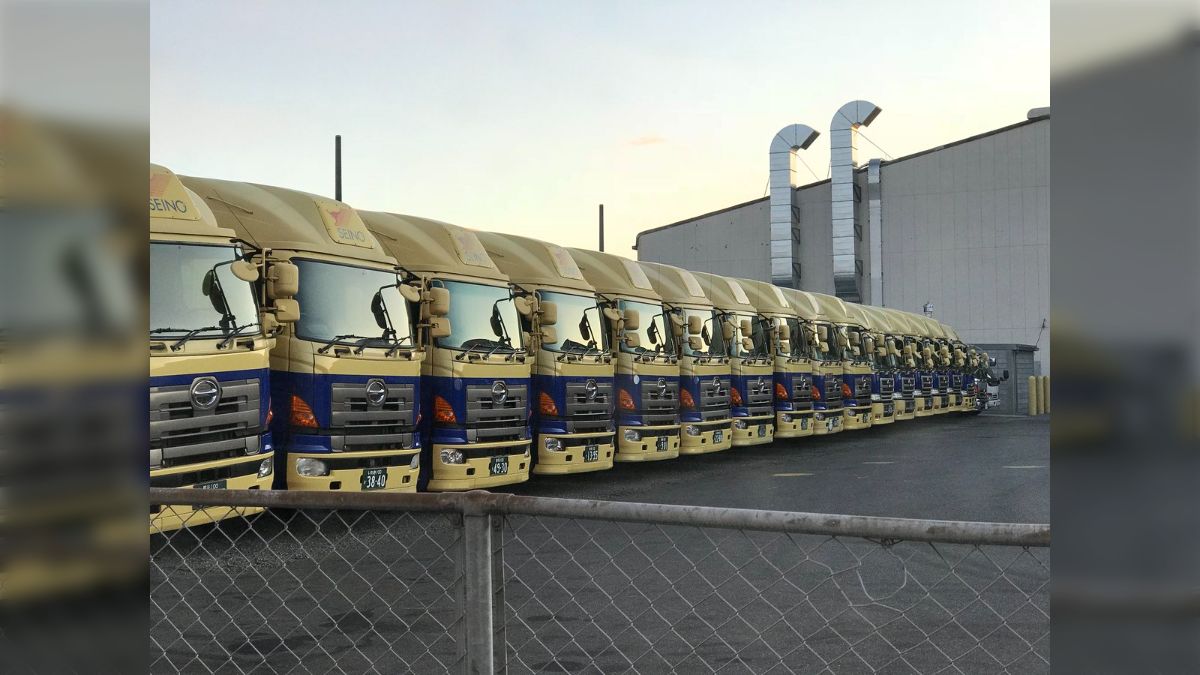 西濃運輸の毎年の恒例行事、種別・年代・顔全てが揃ったトラックが圧巻