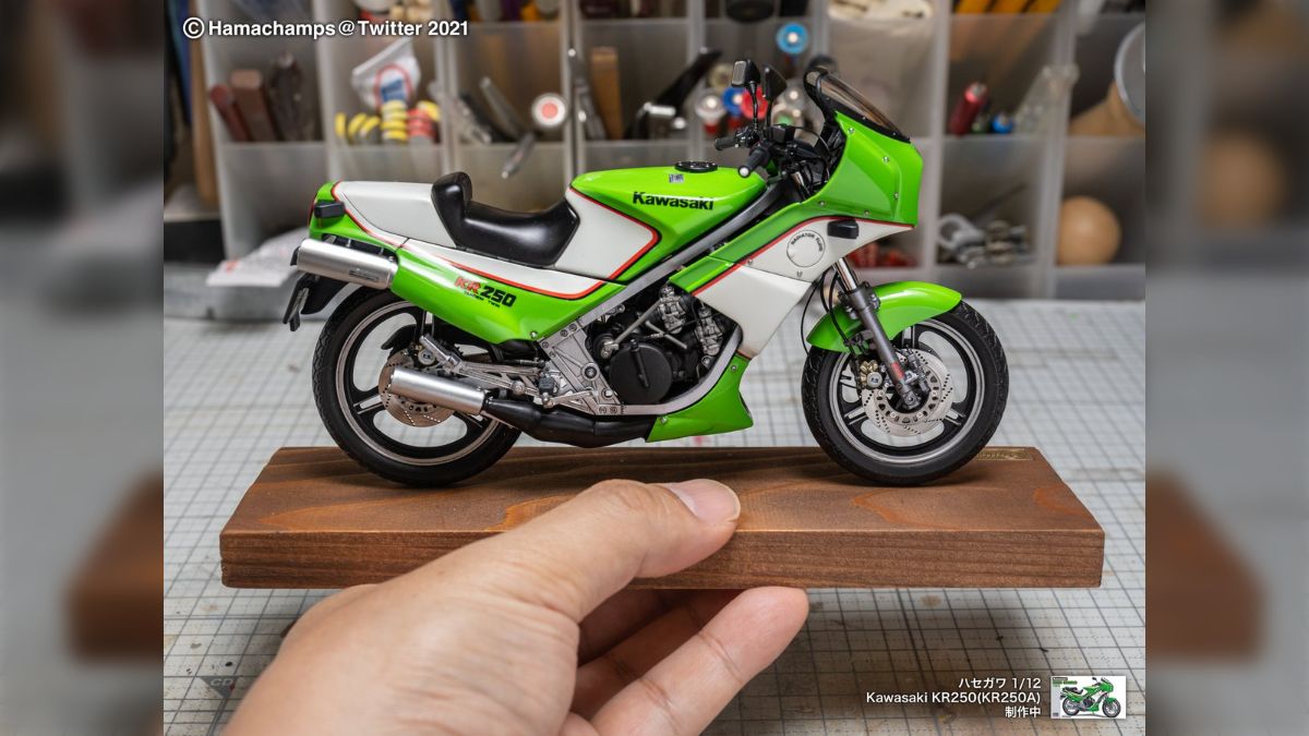 10/27終了!! おもちゃ最大20倍Pアップ中】1／24 カワサキ KR250(KR250A) '